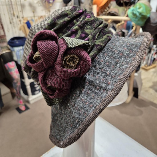 Women Wool Hat  by Grevi