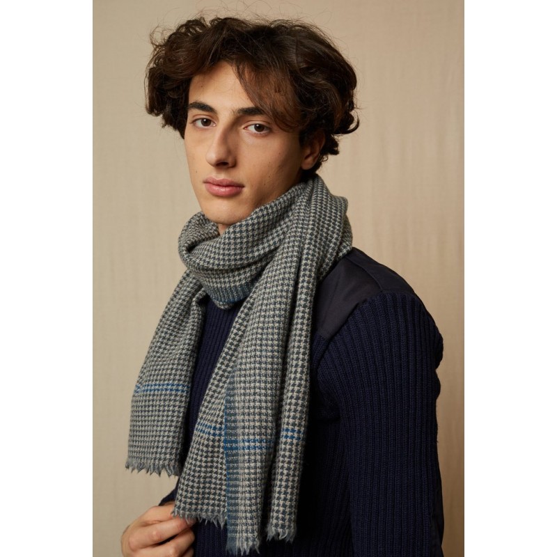Houndstooth scarf by Moismont
